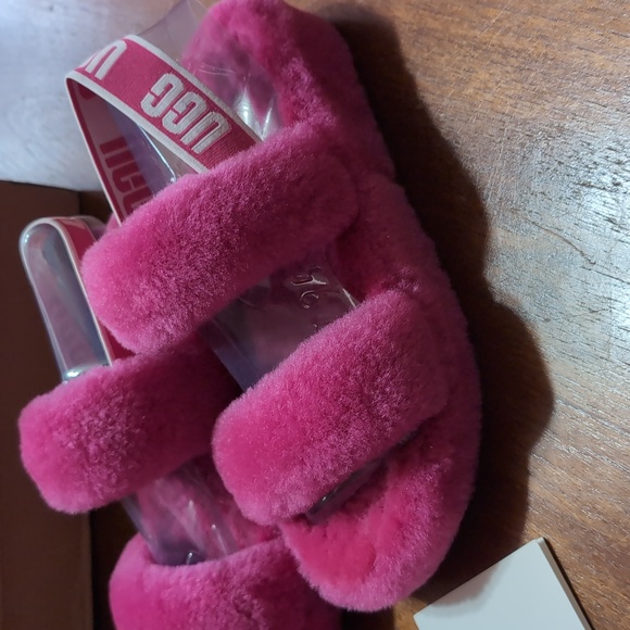 Uggs Oh yeah! Hot pink fluffy slippers - Picture 2 of 9